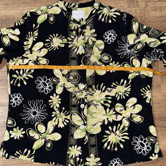 ERIN LONDON Black and Green Patterned Blouse - Picture 4 of 8